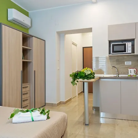Apartment Devon Metro Naples